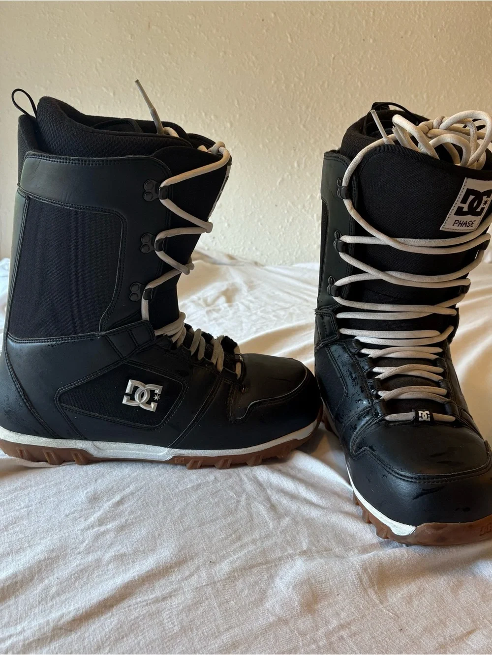 DC Black Snowboard Boots with White Laces
